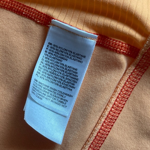 North Face Women’s Medium Peach Orange Zip-up Athletic Jacket - Picture 14 of 15